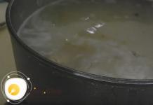 Швидкий суп із квашеної капусти